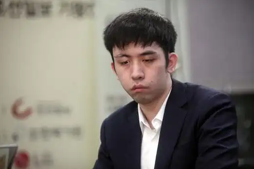 围棋转会大地震!王星昊身价破亿领跑,柯洁续约悬念揭晓